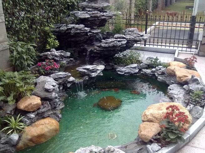 假山鱼池
